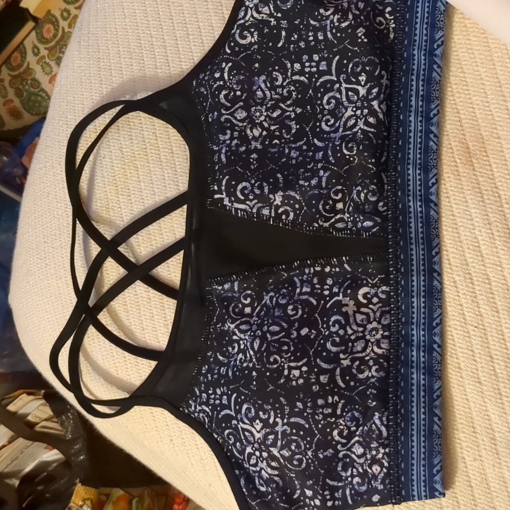 •Gaiam Padded Splattered Workout Bra
